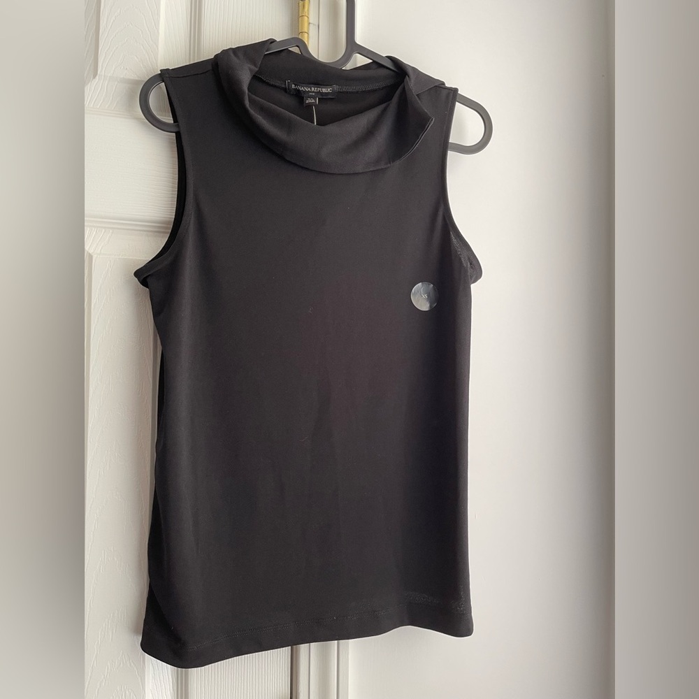 Banana Republic Women’s Sleeveless Top